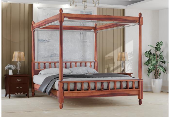 Lilith Poster Bed 