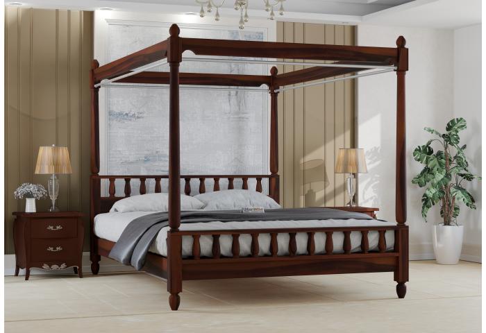 Lilith Poster Bed 